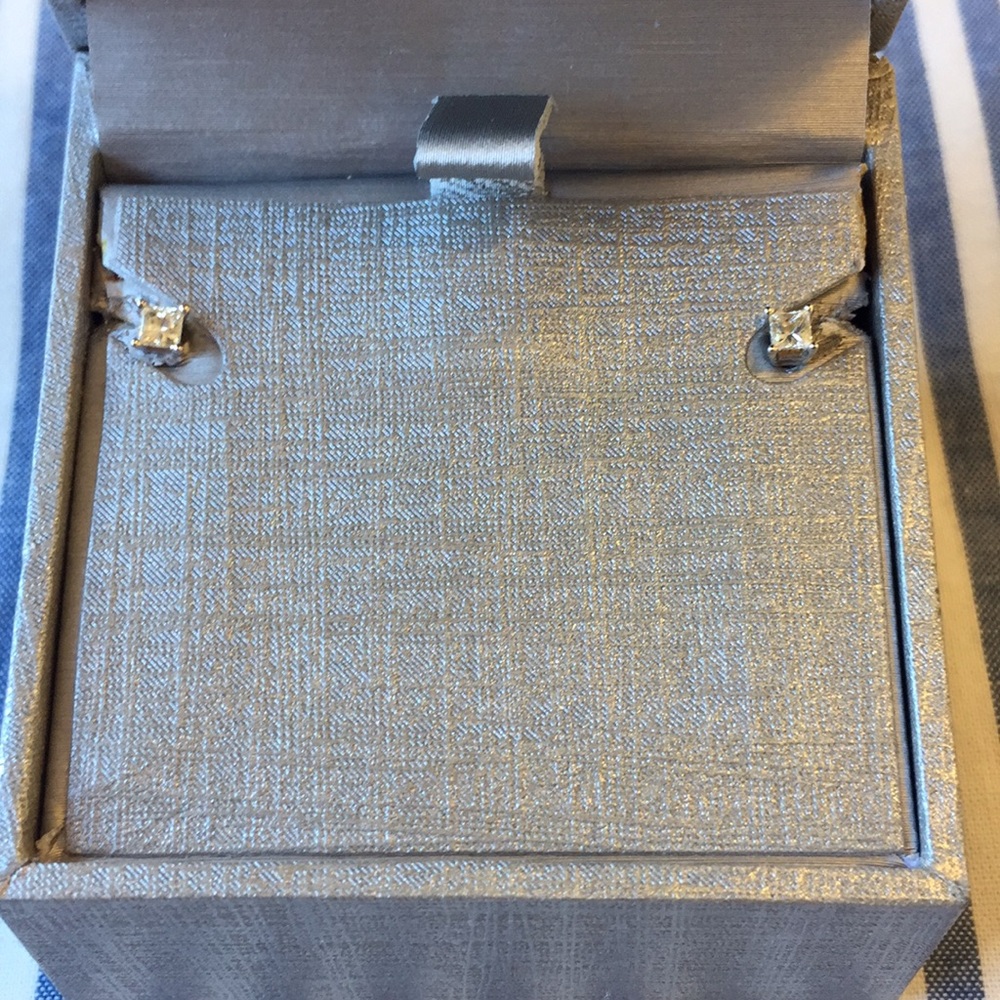 Genuine dainty diamond earrings.